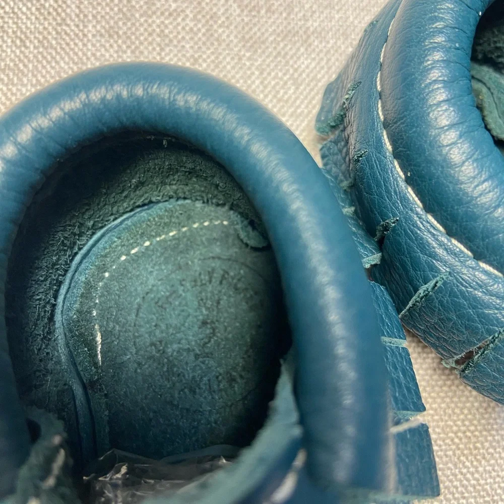 Freshly Picked leather moccasin navy baby shoes Size 2